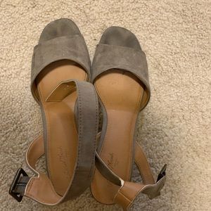 Universal Thread Heels